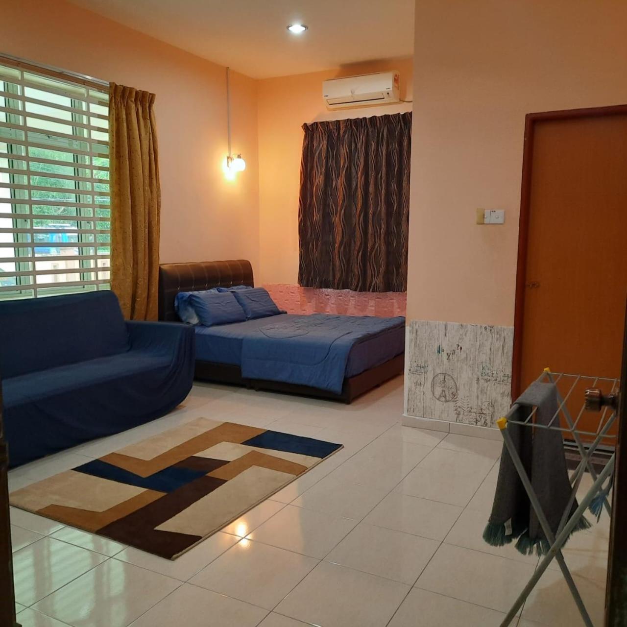 Iqbalina Homestay 2 Kemaman Chukai Ngoại thất bức ảnh