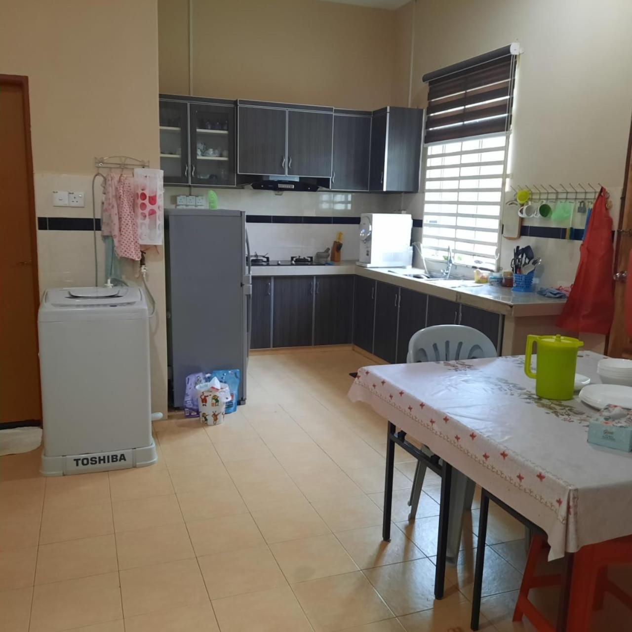 Iqbalina Homestay 2 Kemaman Chukai Ngoại thất bức ảnh